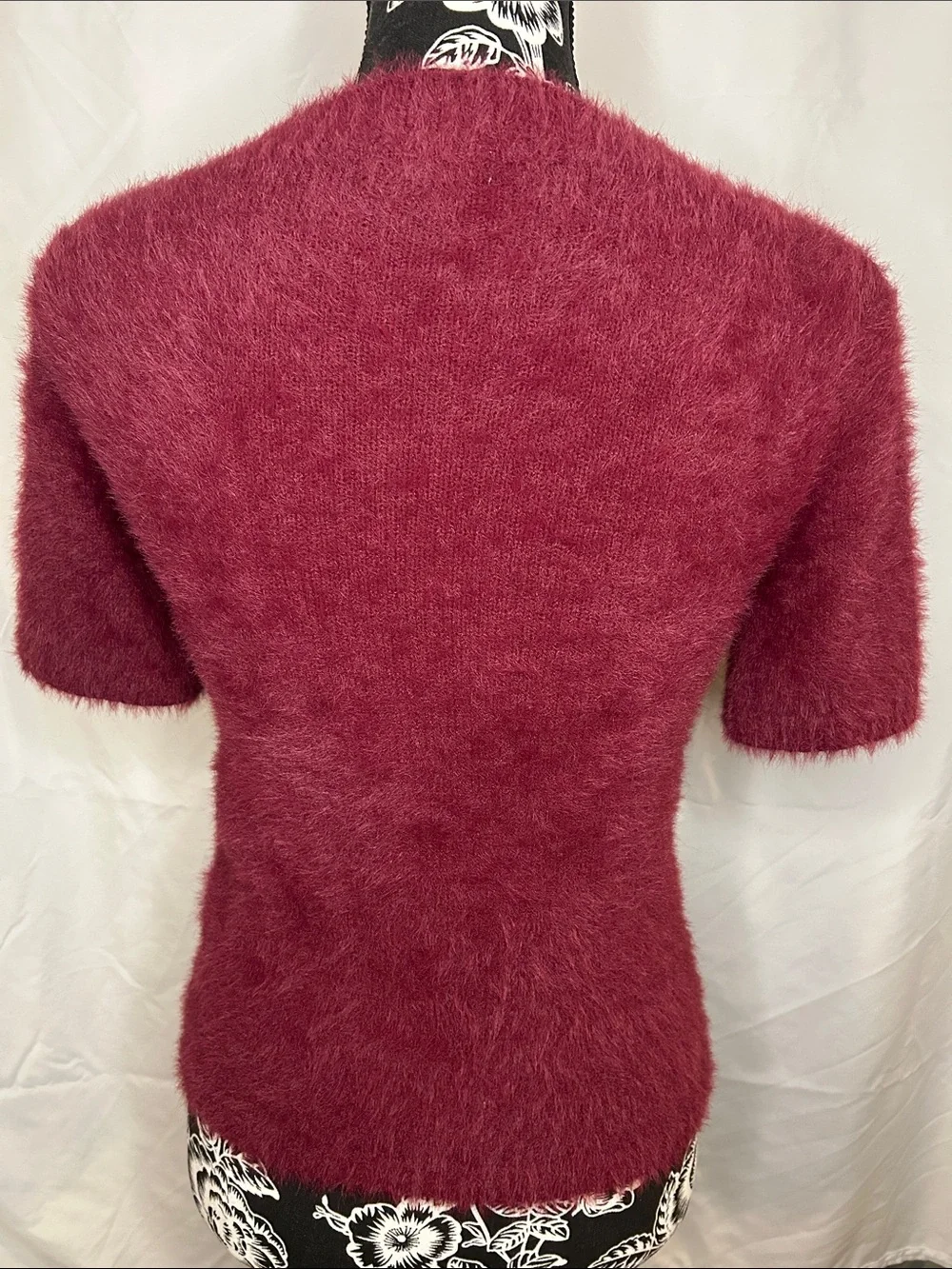 Kensie Soft Maroon Short Sleeve Crew Neck Fuzzy Sweater Small S